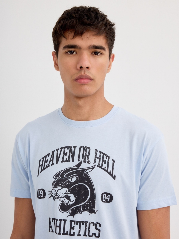 Camiseta Heaven or Hell azul claro vista detalle