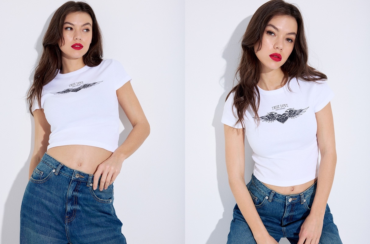 Camiseta manga corta crop True Love blanco vista media frontal