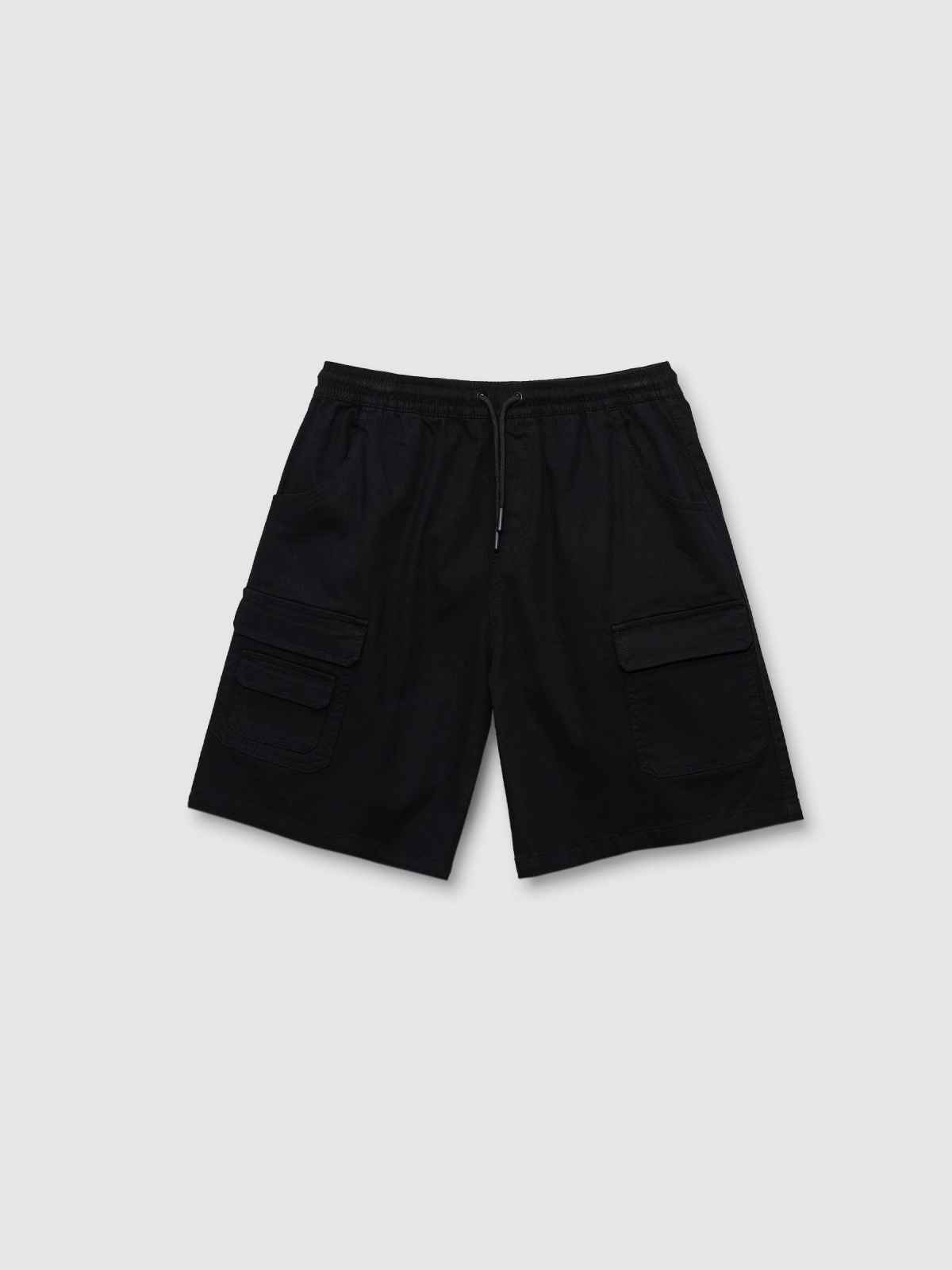 %Pto% Bermuda cargo negro vista frontal
