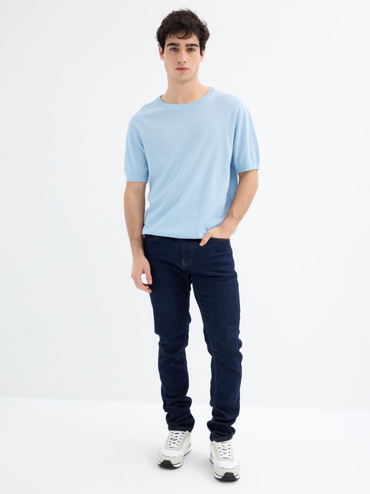 Short sleeve fine knit t-shirt light blue general front view