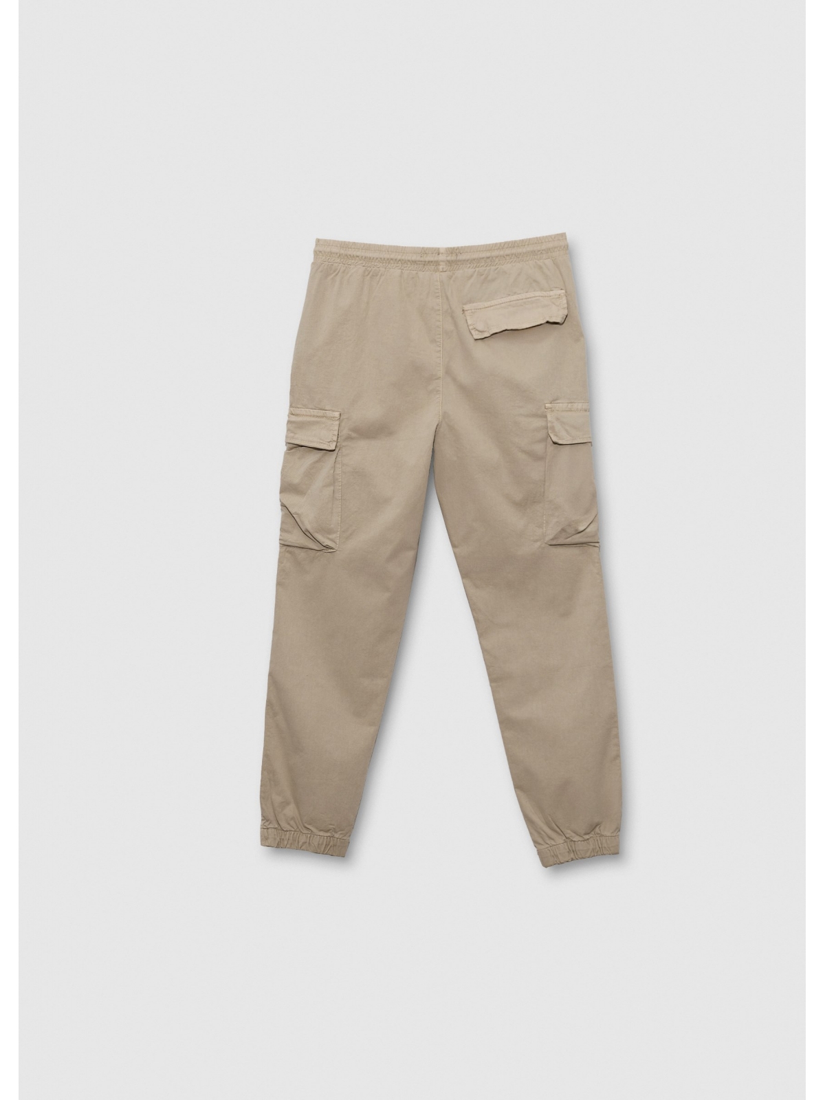Pantalón jogger cargo marfil vista trasera