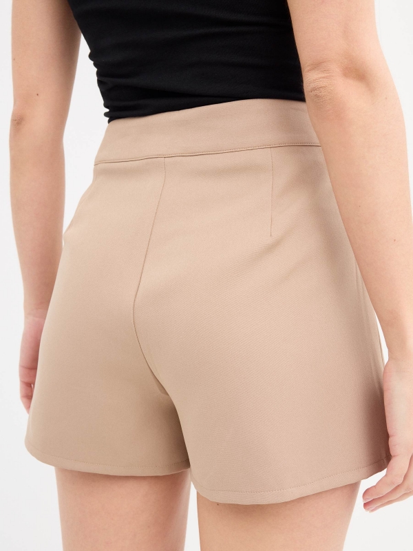 Falda pantalón tablas taupe vista detalle trasero