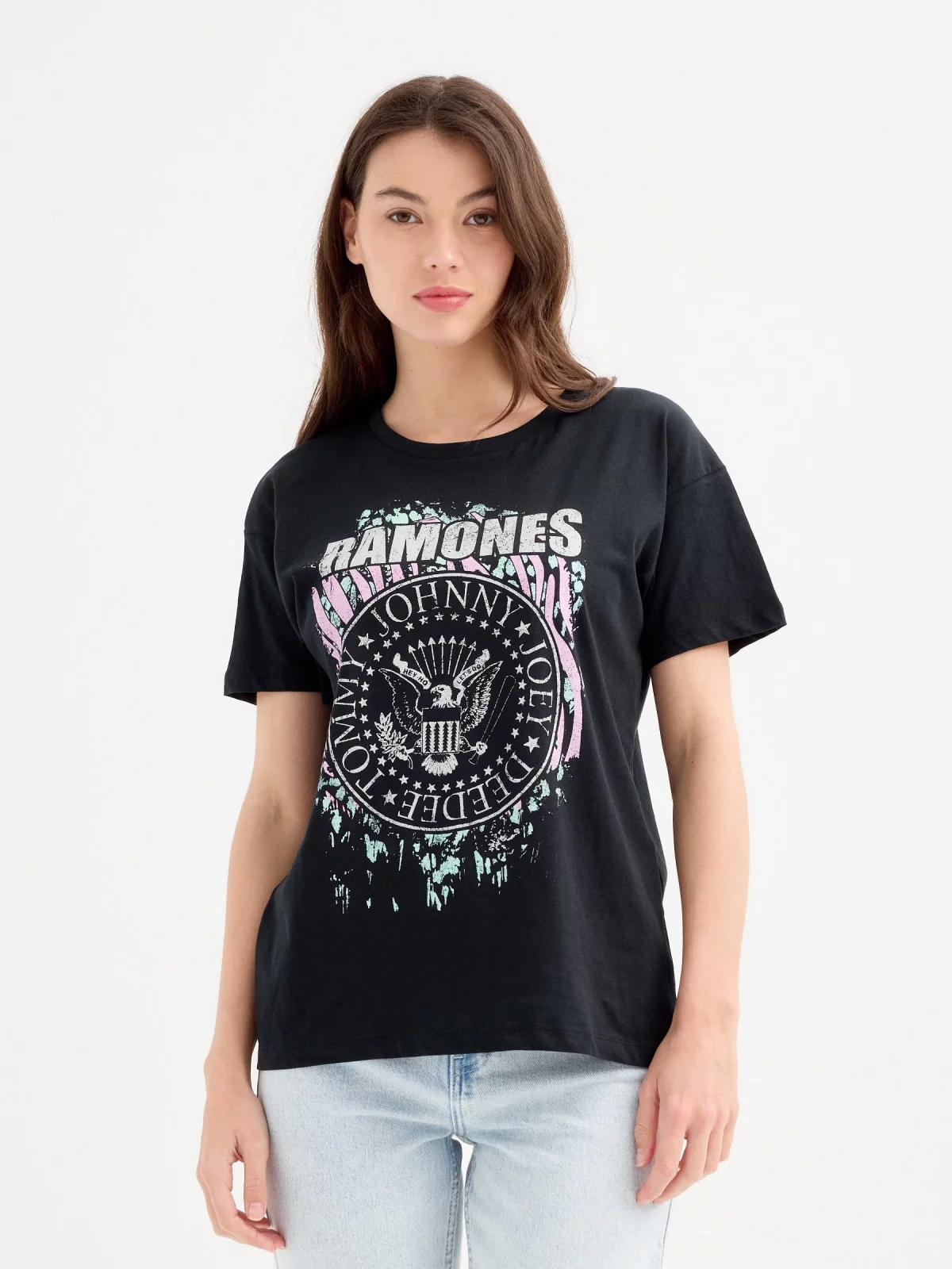 Camiseta Ramones negro vista media frontal