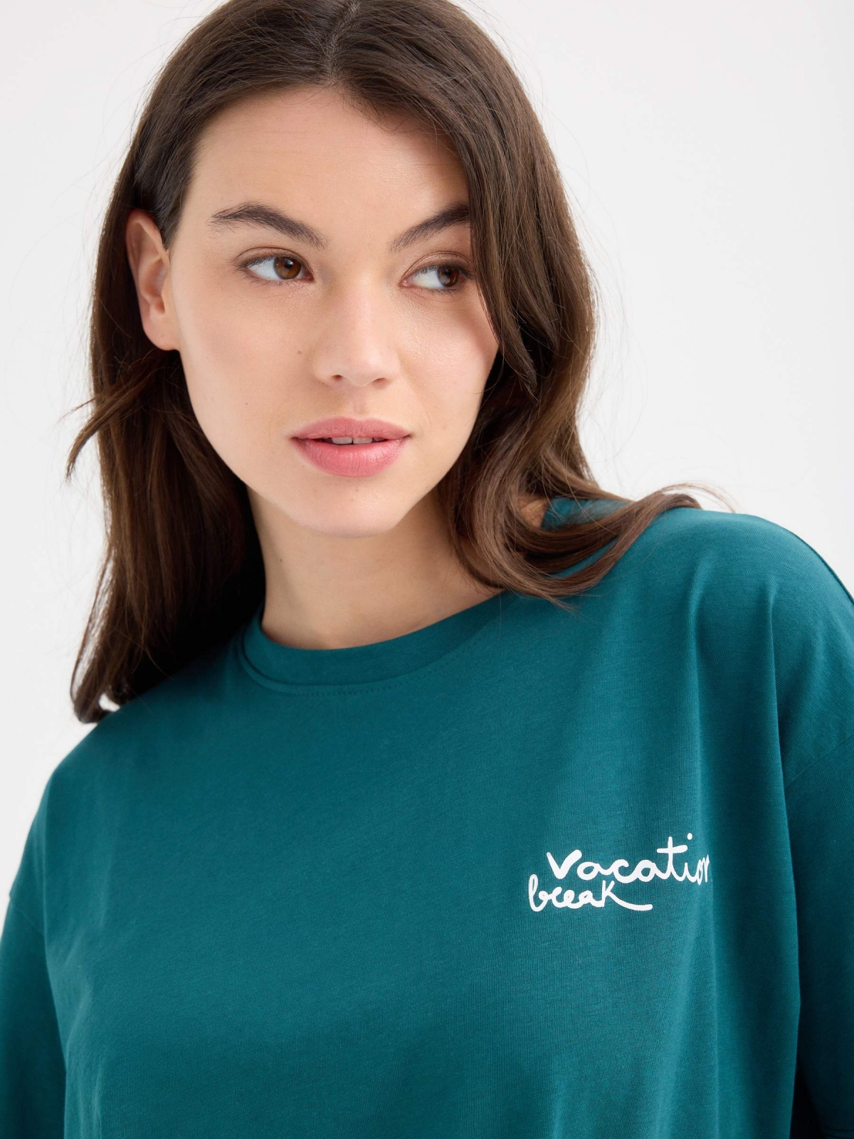 Camiseta oversize Vacation esmeralda vista detalle