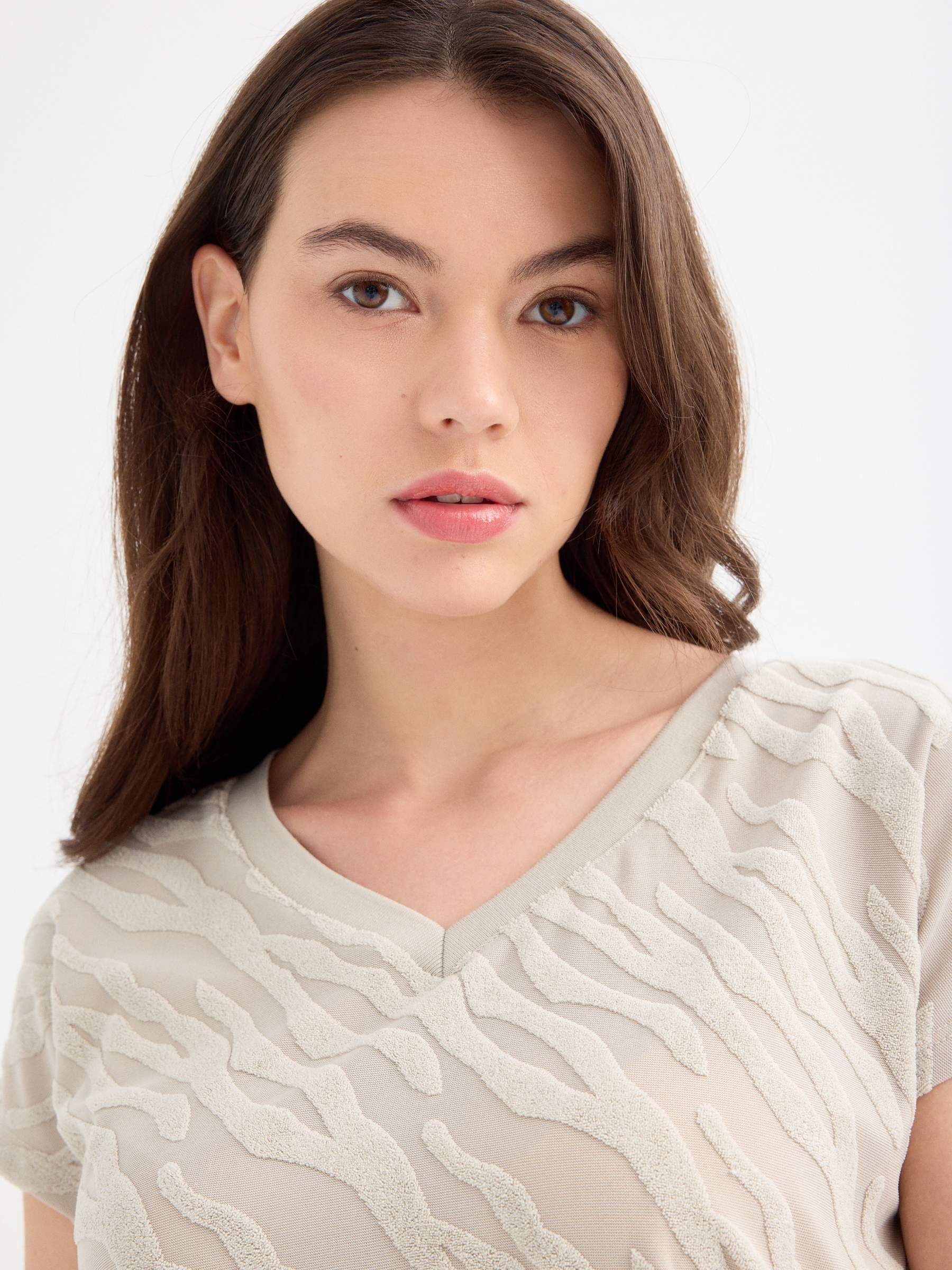 V-neck textured T-shirt taupe middle front view