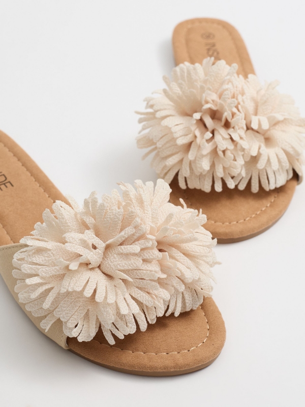 Sandalia pala pompón blanco roto vista detalle