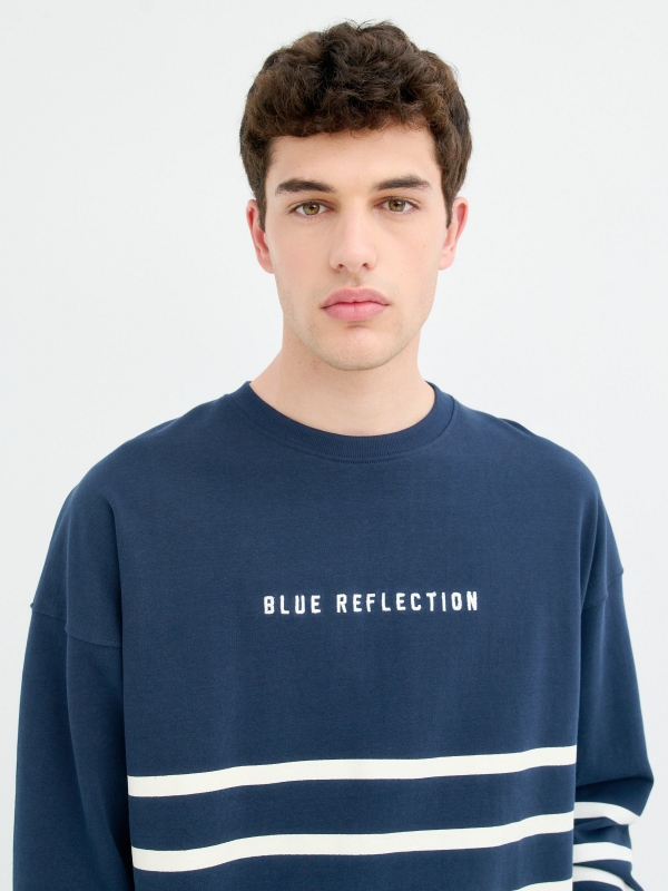 Sudadera sin capucha Blue Reflection azul marino vista detalle