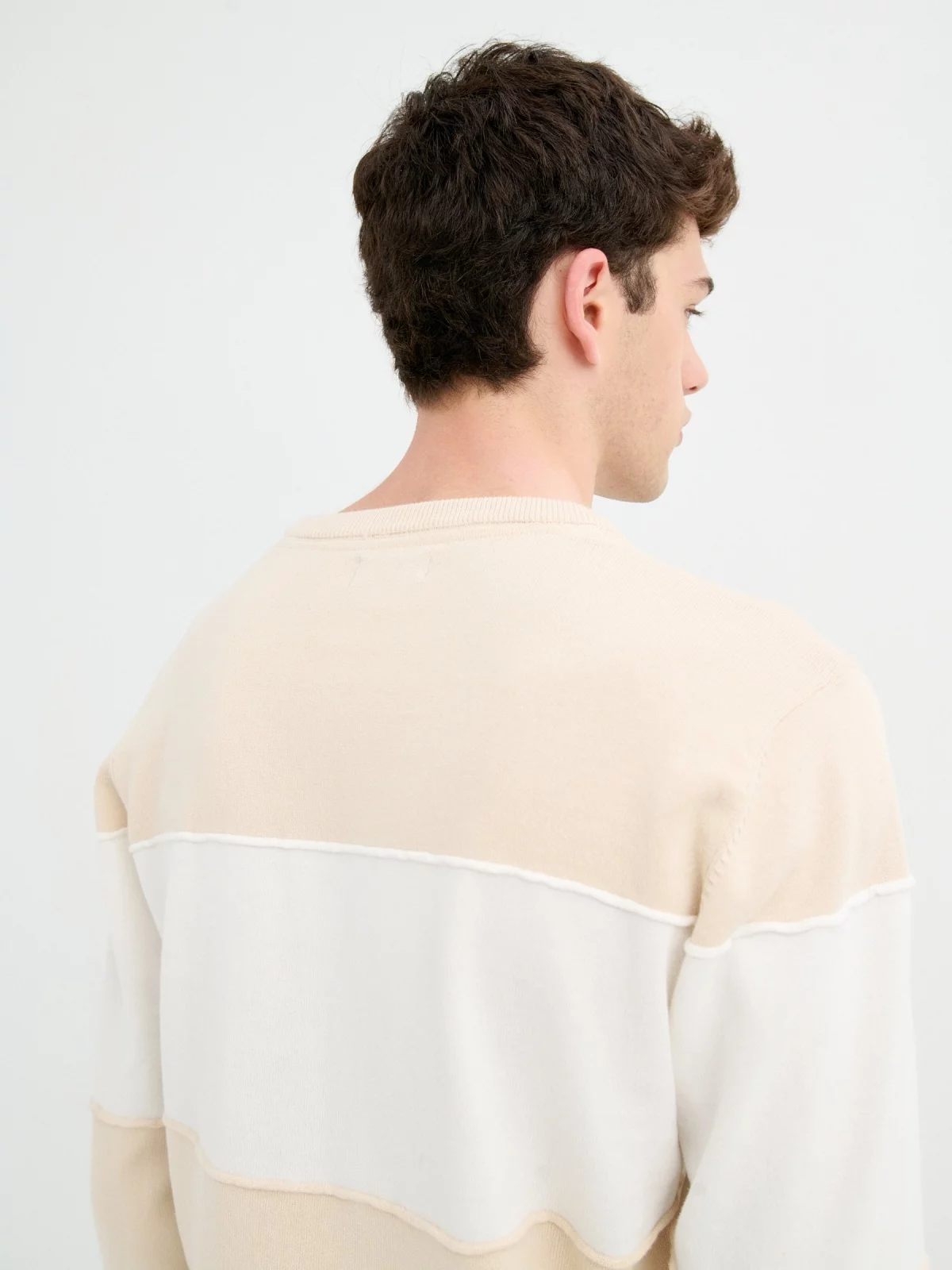 White and beige striped jersey white detail view