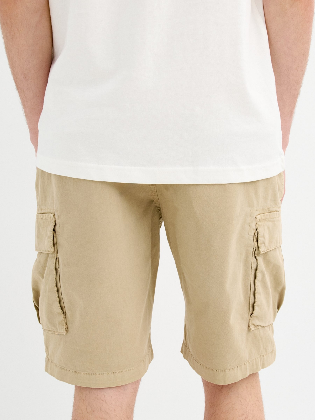 Bermuda cargo beige back detail view