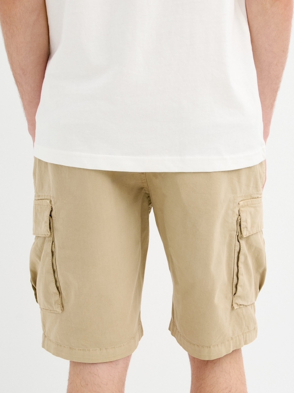 Bermuda cargo beige back detail view