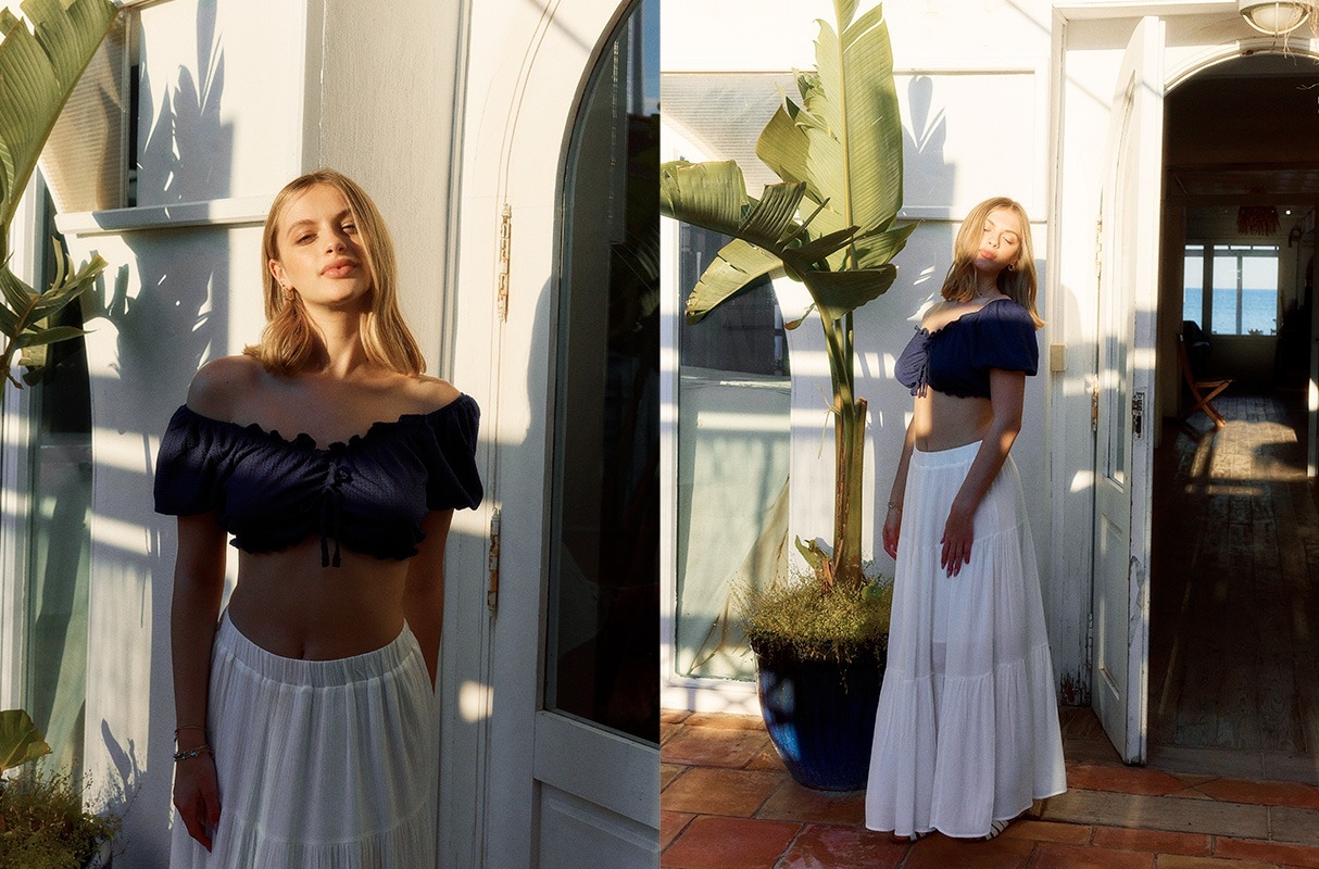 Crop top with tie navy middle front view