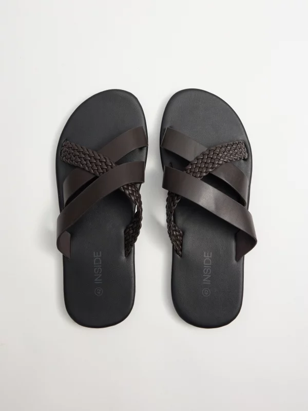 Cross-strap sandals black zenithal view