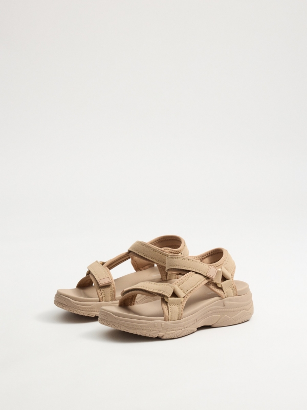 Sandalia sport crudo crudo vista frontal 45º
