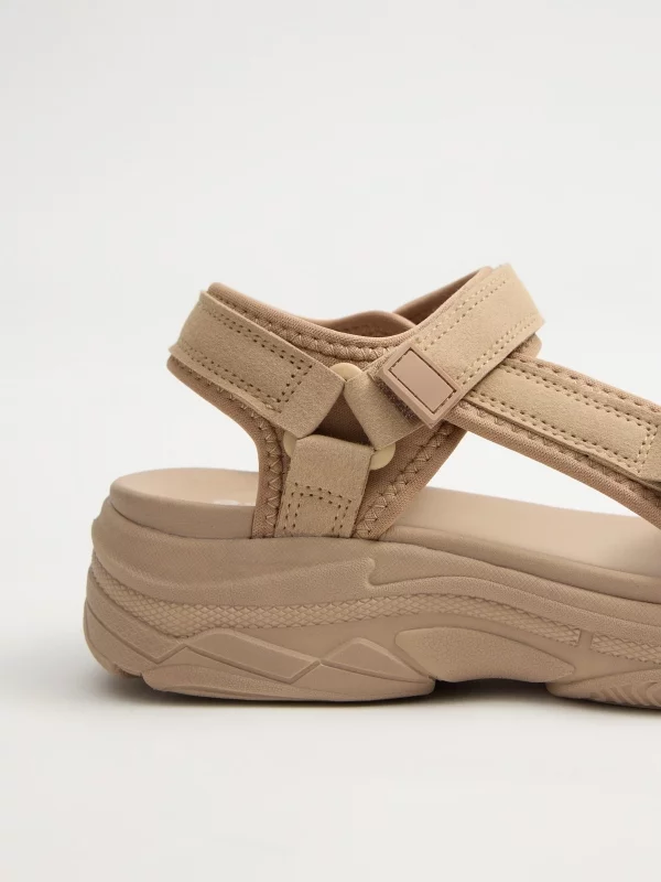 Sandalia sport crudo crudo vista detalle