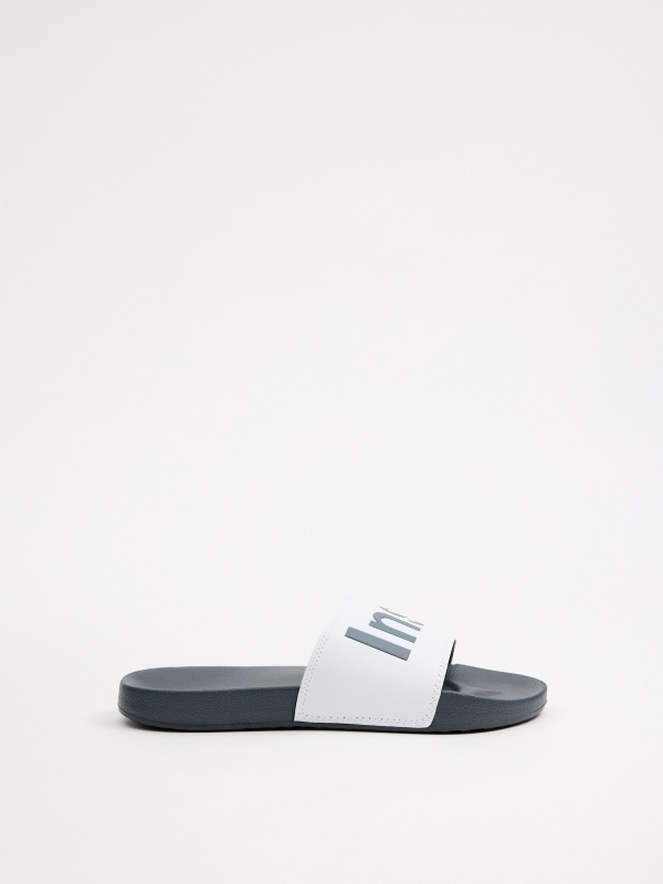 Chinelo pá letras branco vista detalhe