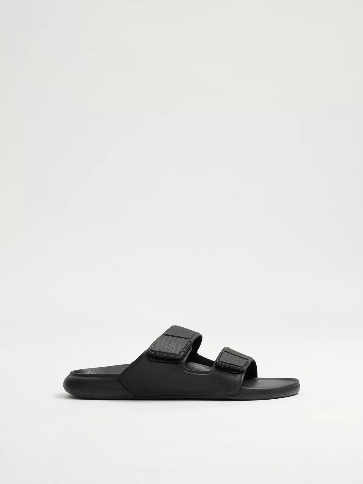 Chancla dos tiras velcro negro vista detalle