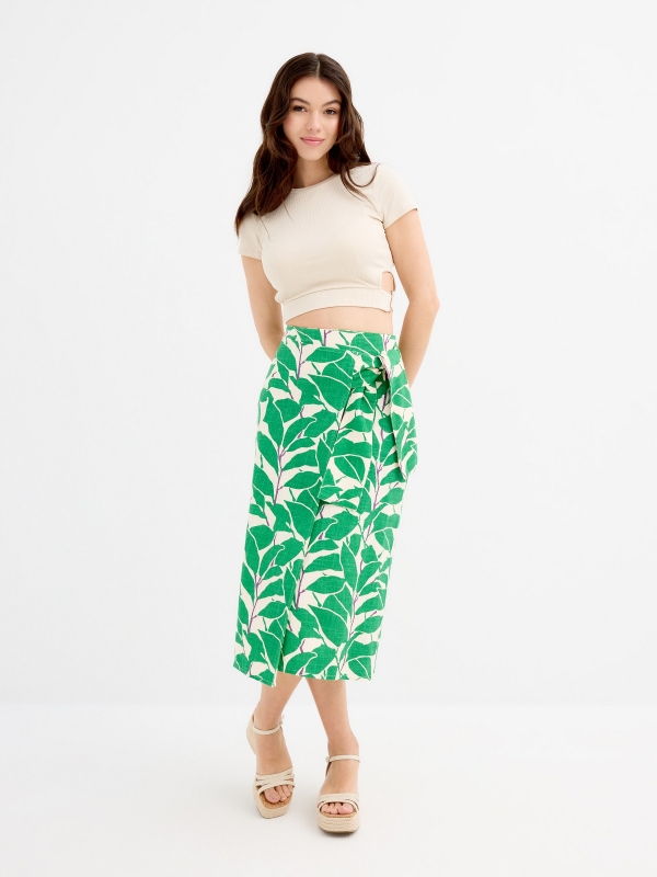 Printed Bermuda black front detail view