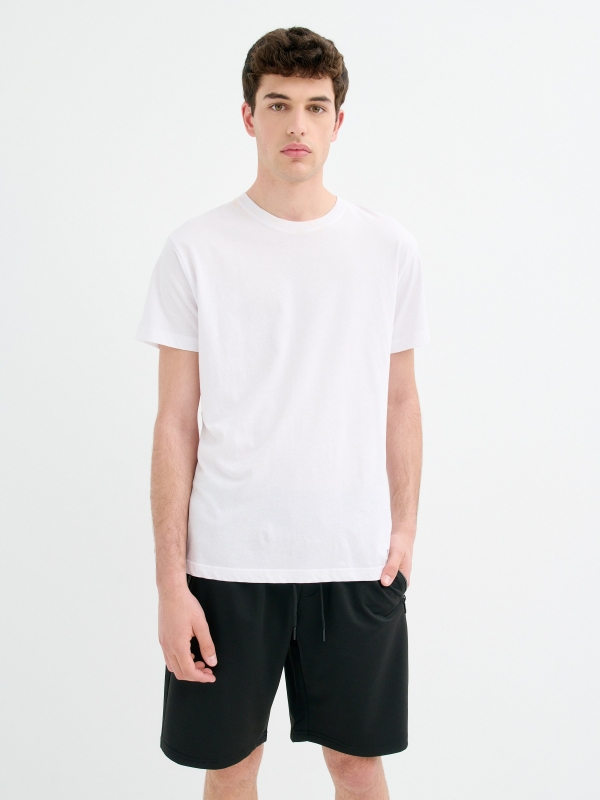 Bermuda jogger básica negra negro vista media frontal