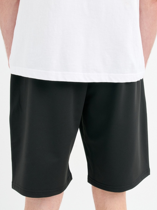 Bermuda jogger básica preta preto vista geral frontal