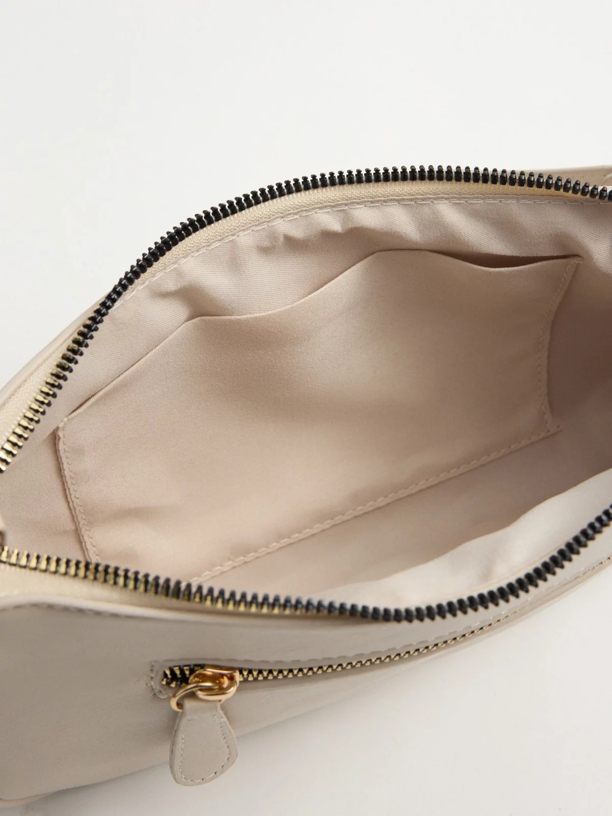 Ivory shoulder bag ivory detail view