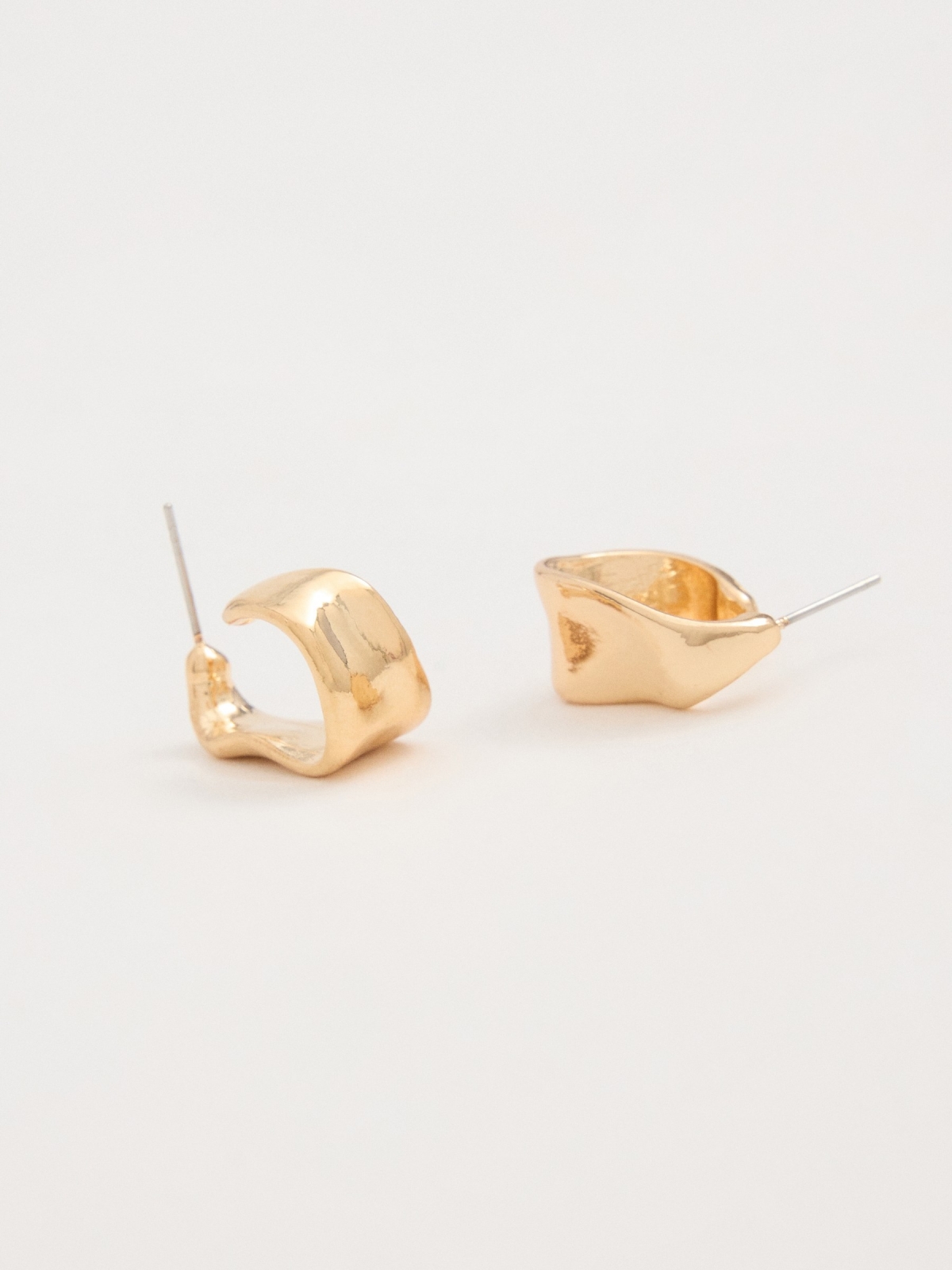 Set of three earrings multicolor detail view