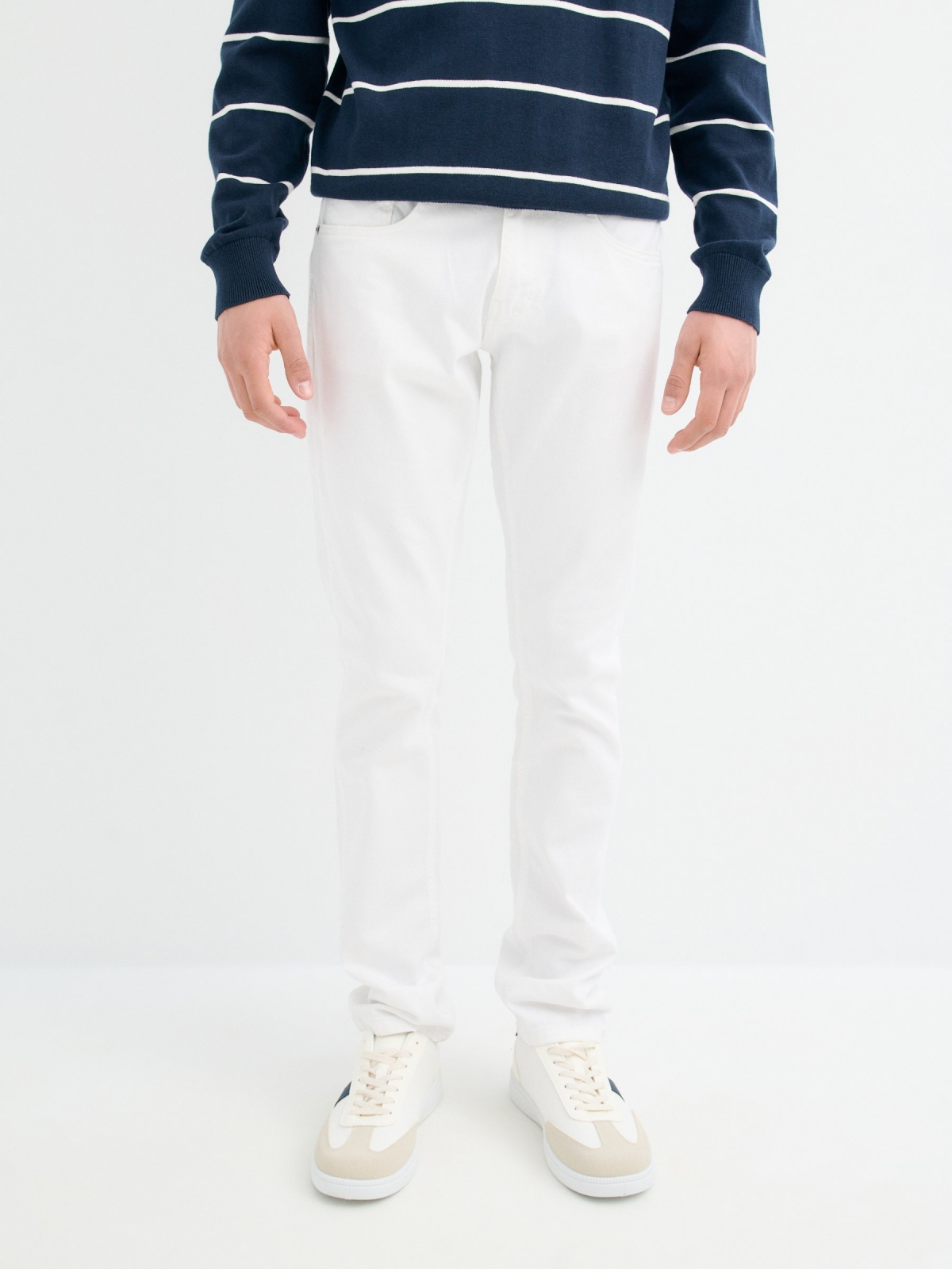 Jeans slim brancos branco vista meia frontal