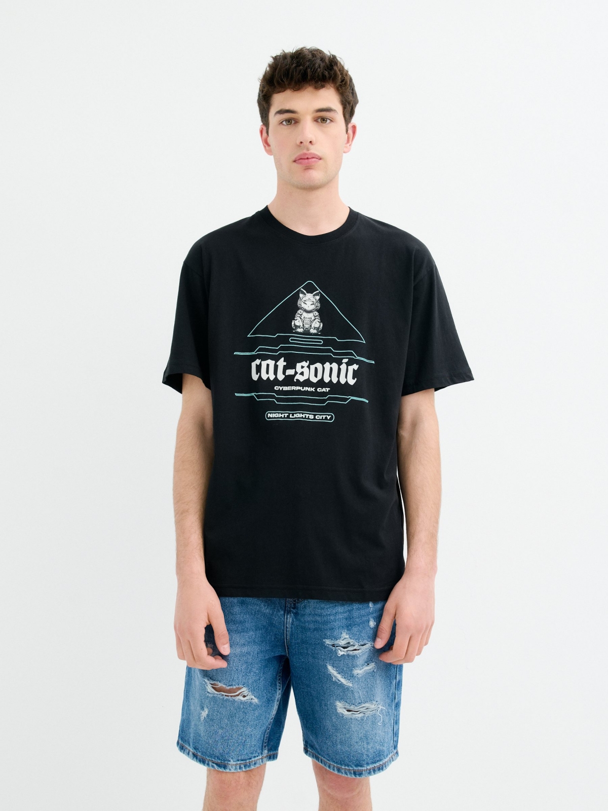 Camiseta estampa futurista preto vista meia frontal