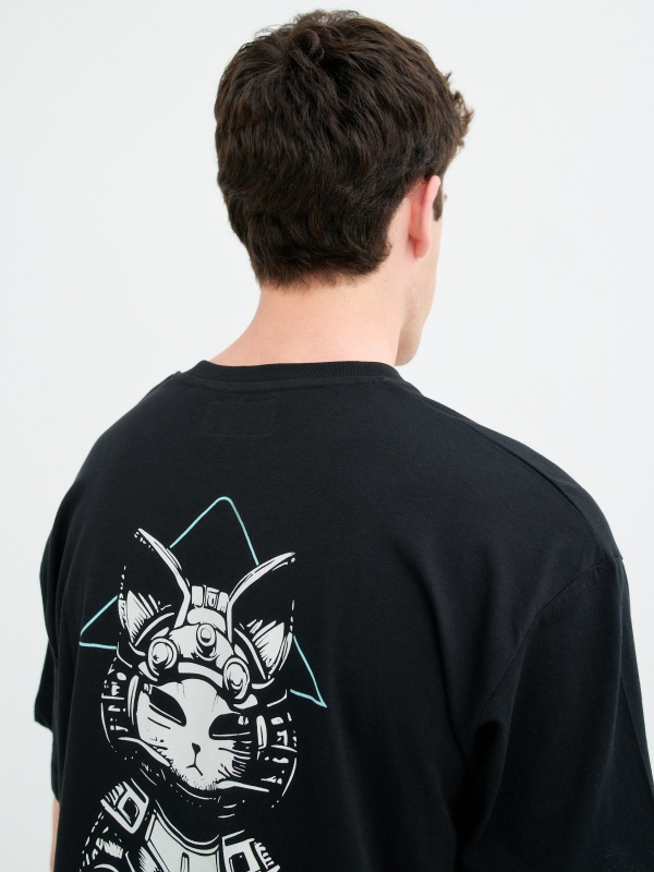 Futuristic print t-shirt black detail view
