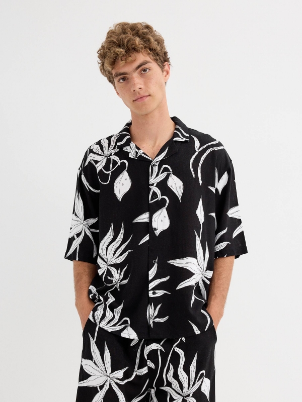 Printed Bermuda black middle front view