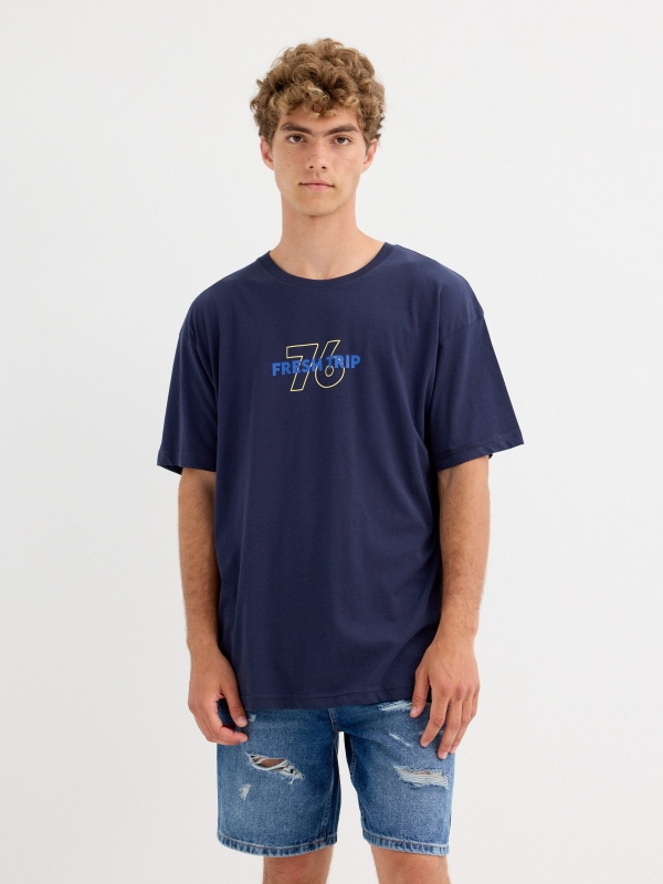 Camiseta Fresh Trip azul marino vista media frontal