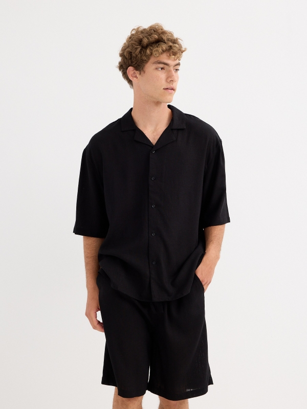 Camisa de manga curta preta preto vista meia frontal