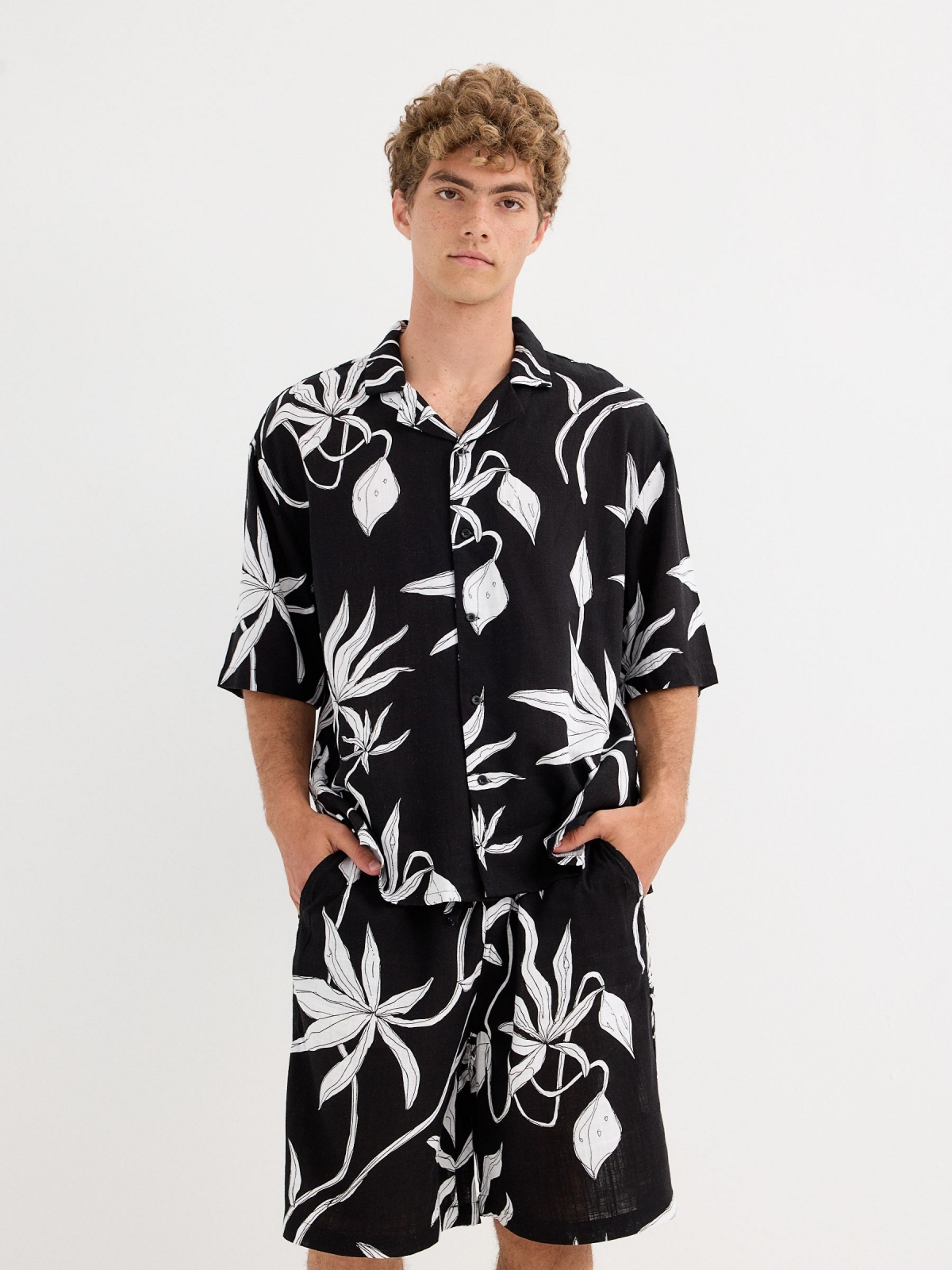 Short sleeve floral shirt black middle front view