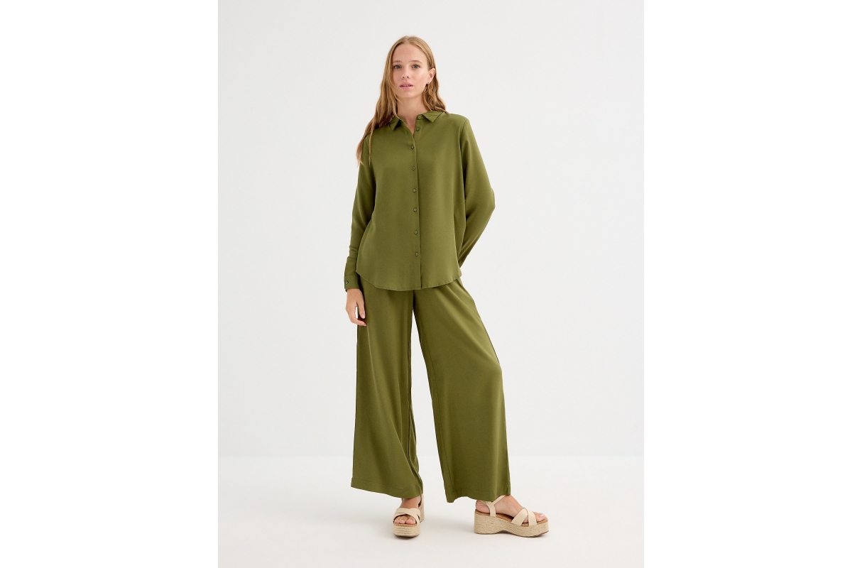  Pantalón wide leg verde vista general frontal