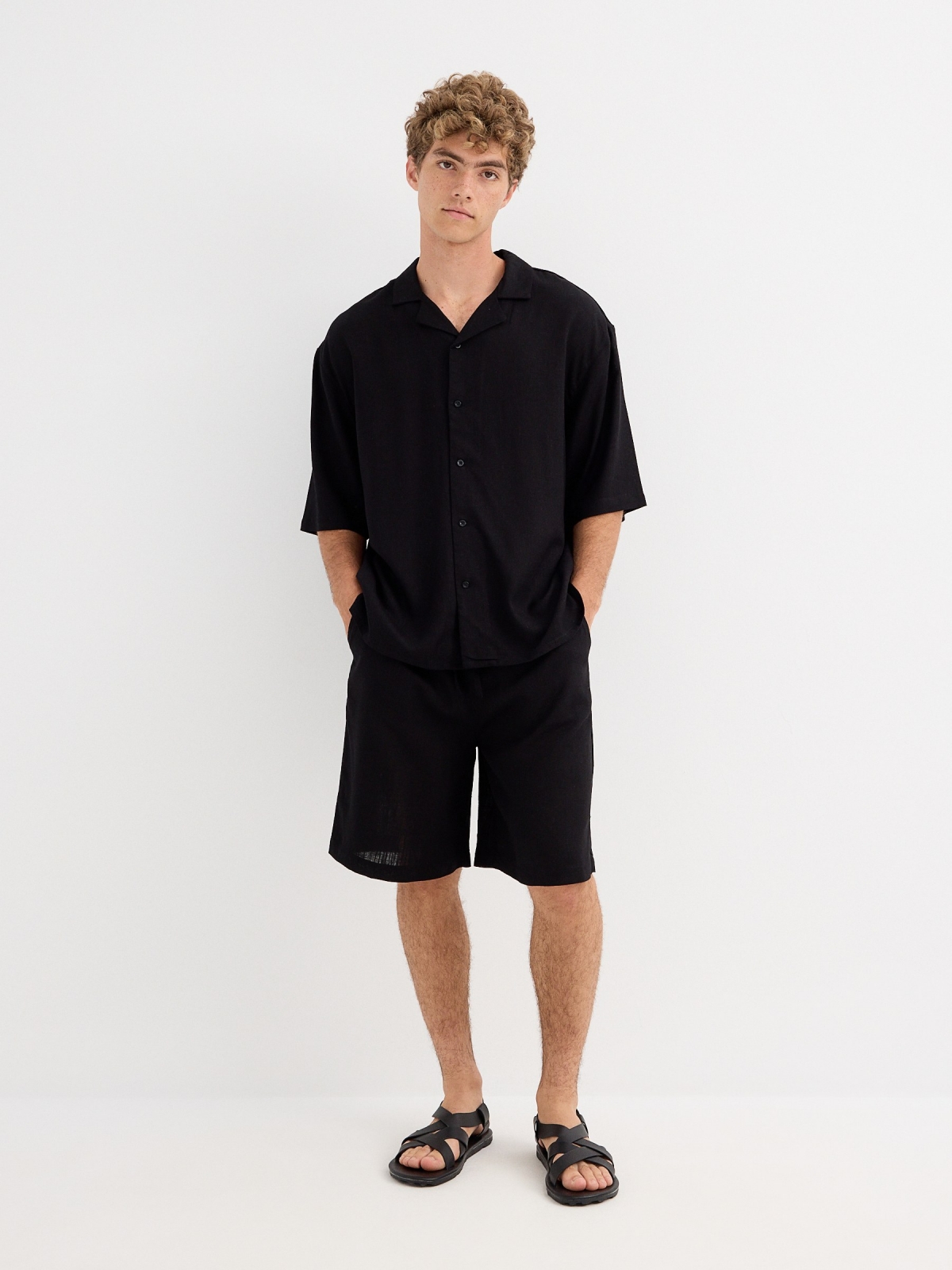 Camisa de manga curta preta preto vista geral frontal
