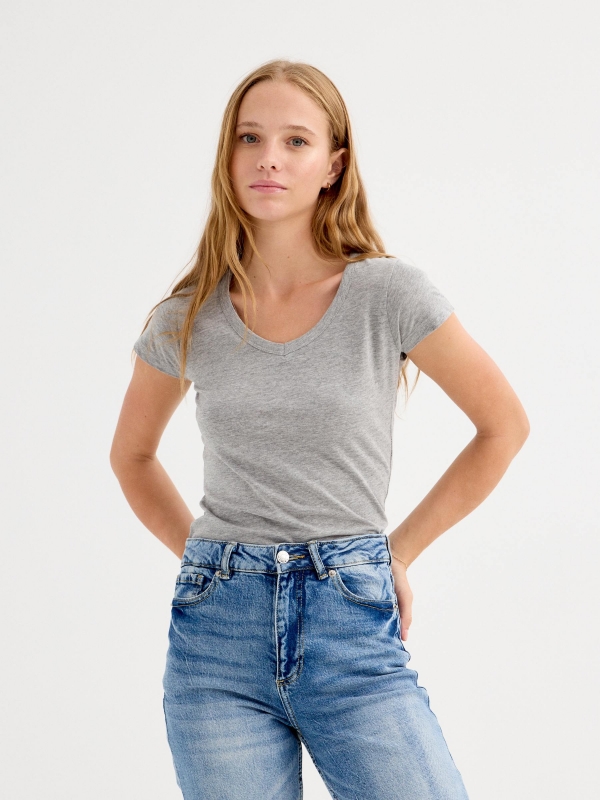 Basic v-neck t-shirt melange grey middle front view