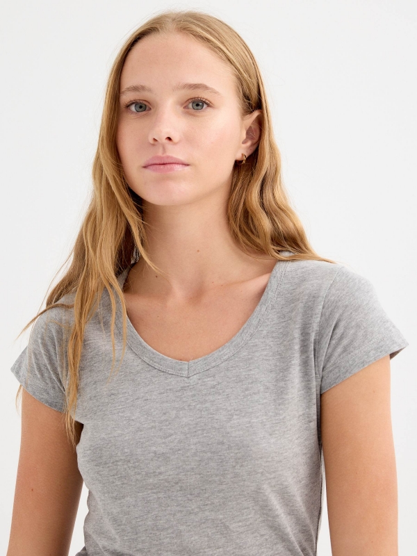  Basic v-neck t-shirt melange grey