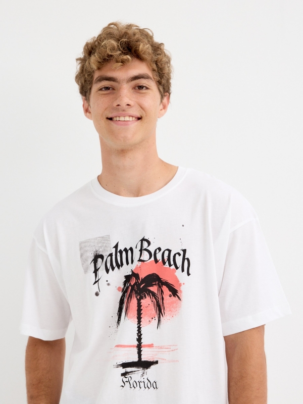 Camiseta Palm Beach branco vista detalhe