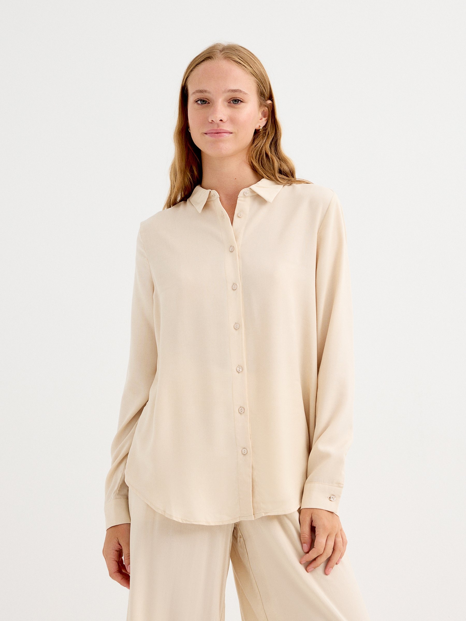 Fluid long-sleeve shirt sand middle front view