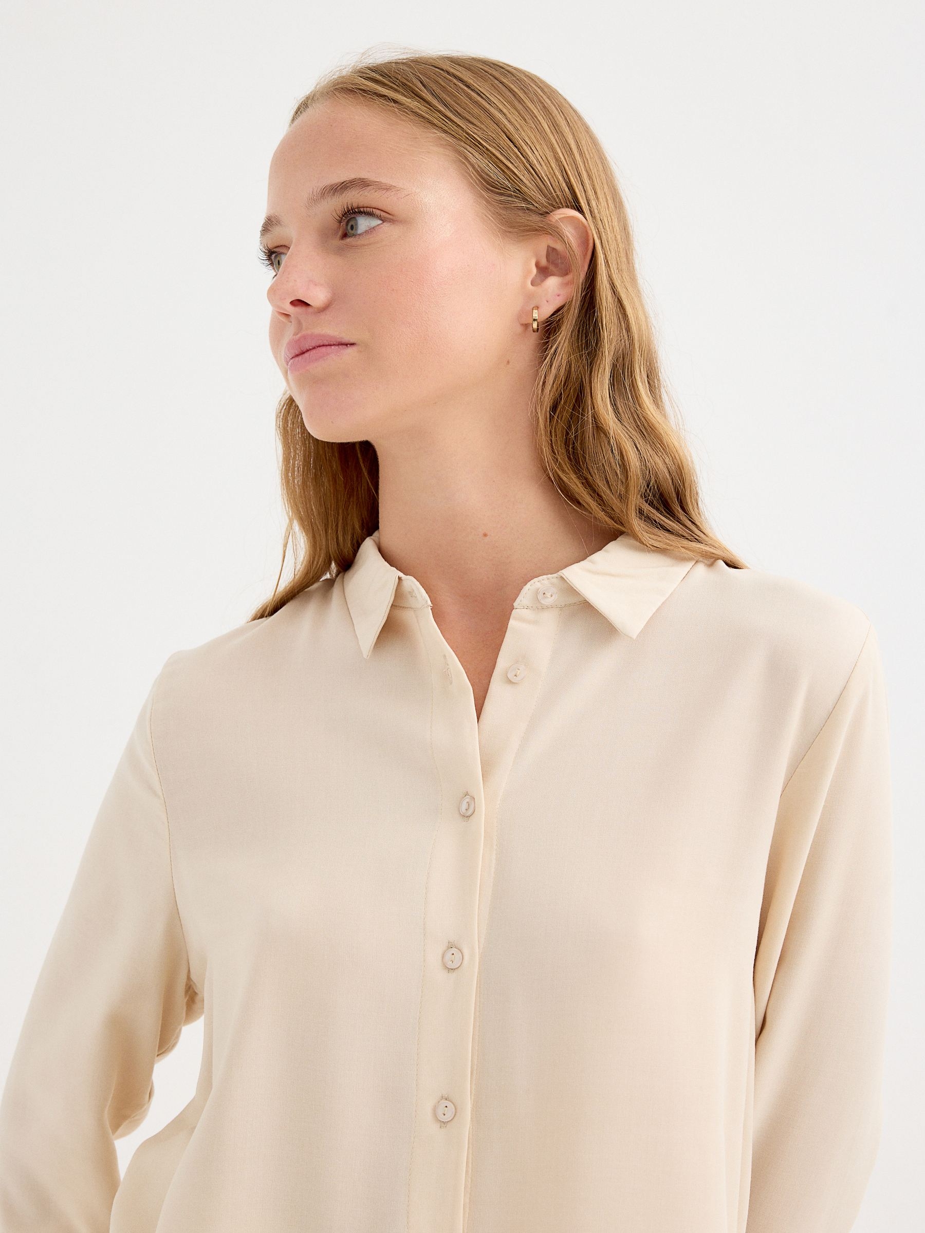 Fluid long-sleeve shirt sand middle front view