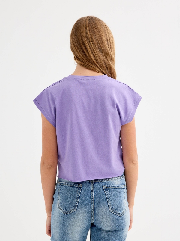Camiseta sem mangas fashionista lilás vista meia traseira