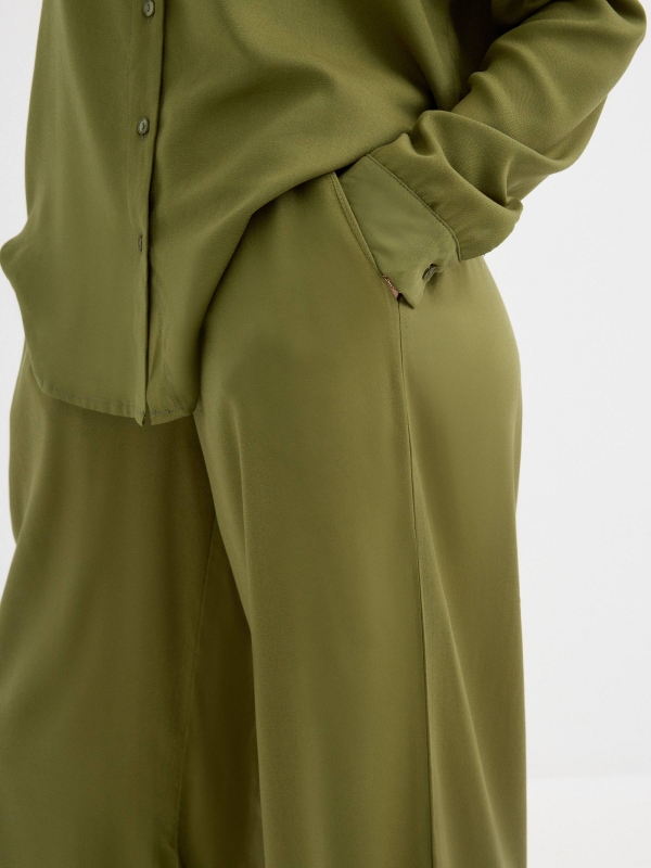Pantalón wide leg verde vista detalle