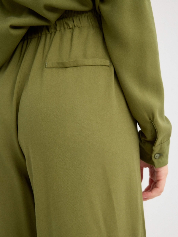 Pantalón wide leg verde vista detalle