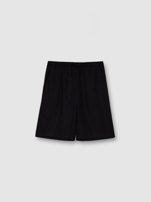 Black Bermuda black detail view