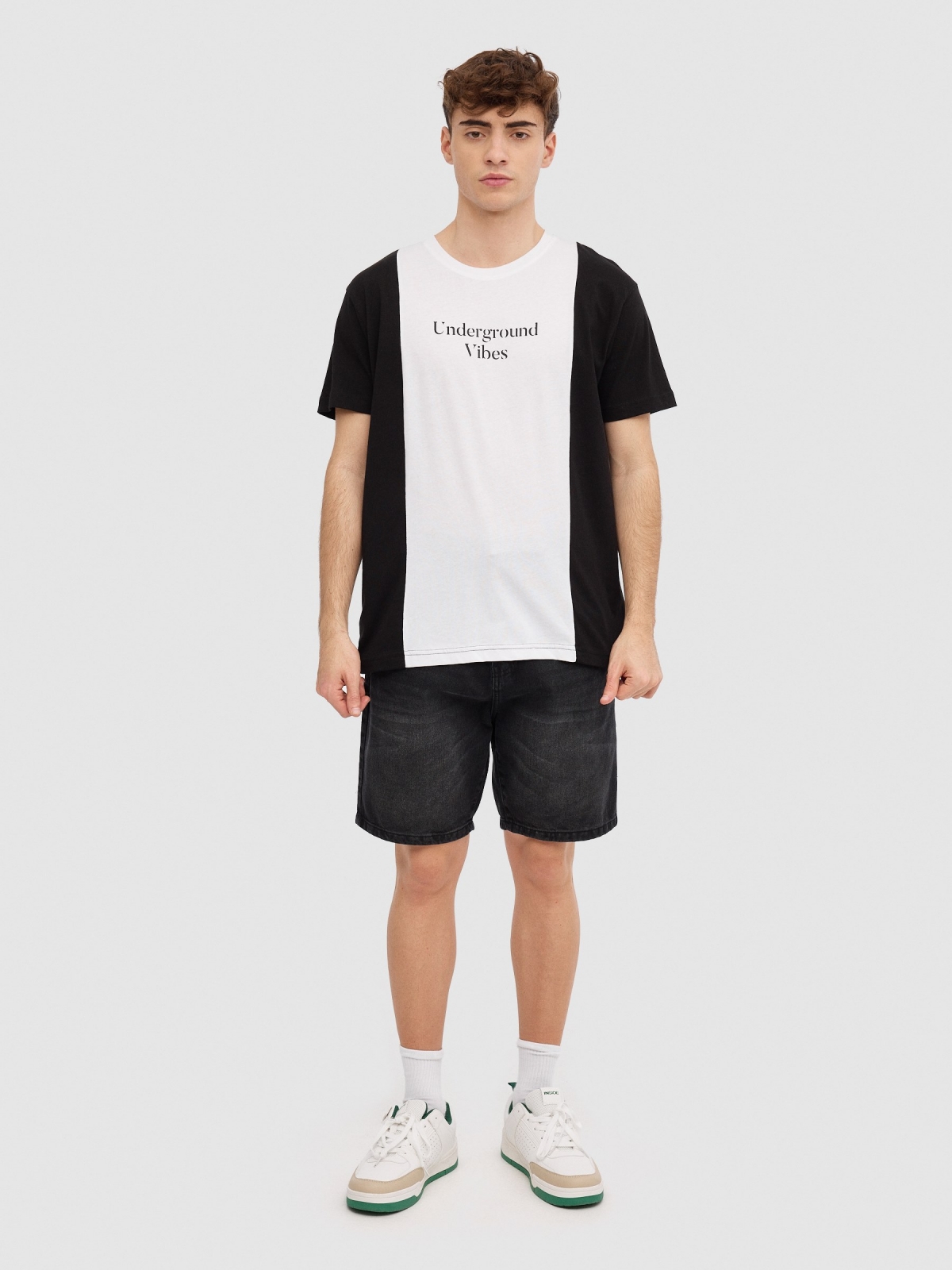 Camiseta color block minimal negro vista general frontal