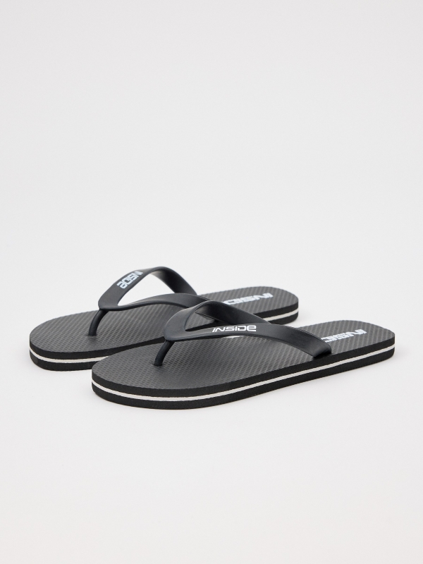 Black flip-flops black 45º front view