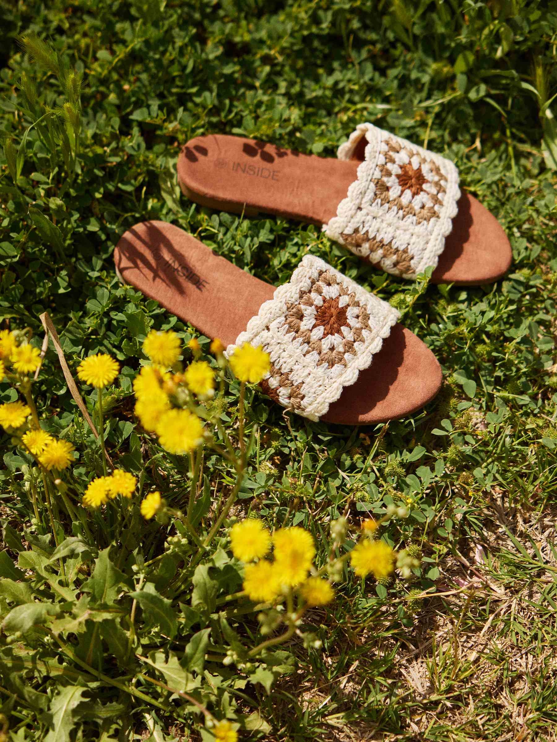 Crochet flower slide sandal sand profile view