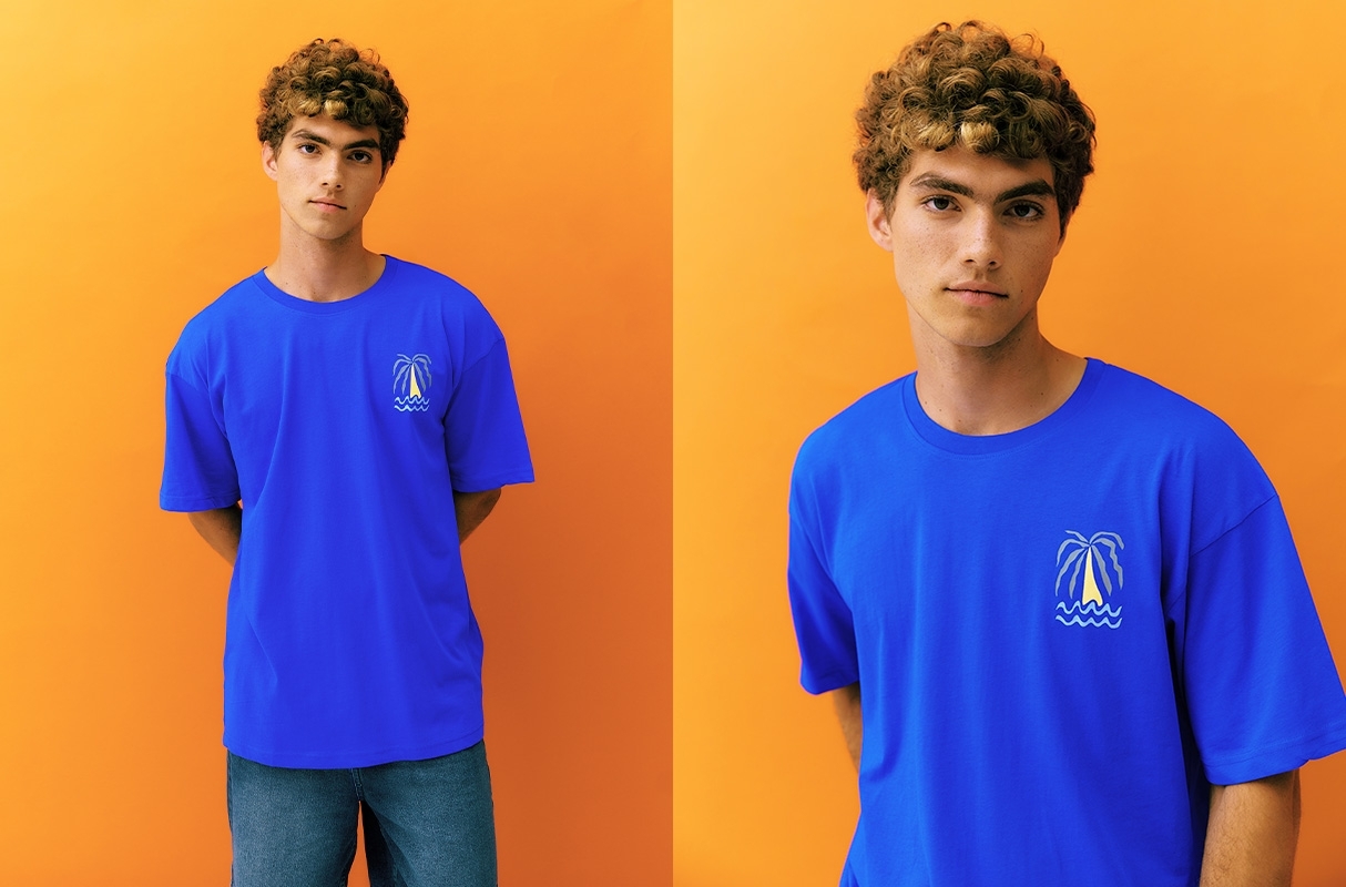 Holly Days T-shirt electric blue middle front view