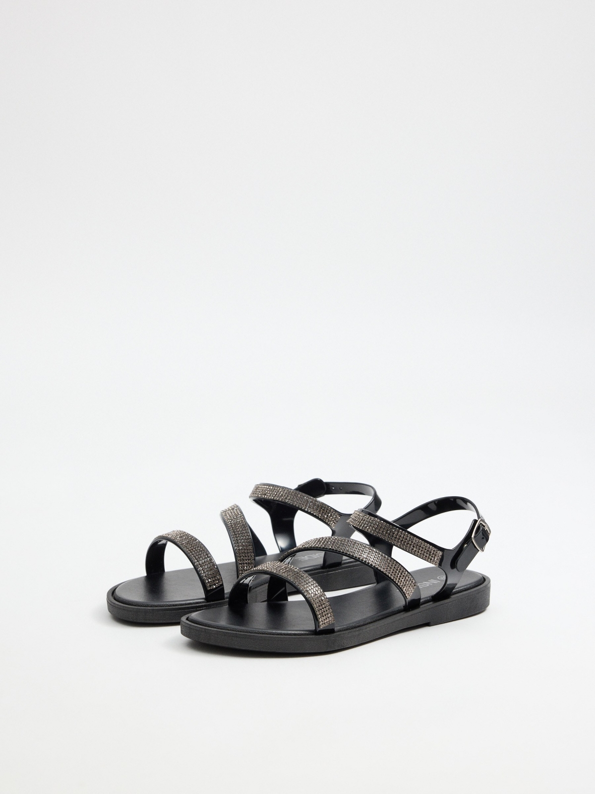 Black shiny strap sandal black 45º front view