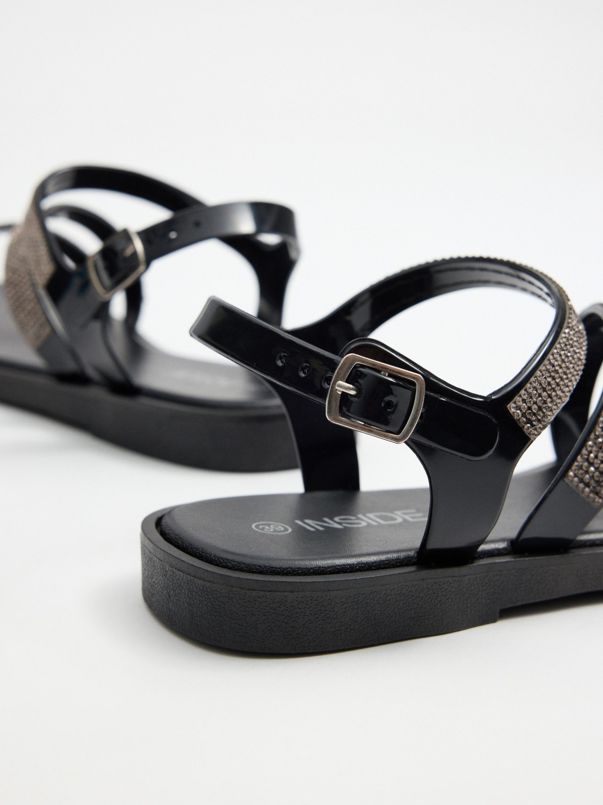 Black shiny strap sandal black zenithal view