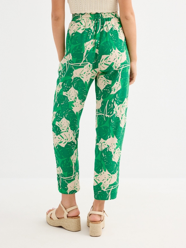 Pantalón jogger tropical esmeralda vista media trasera